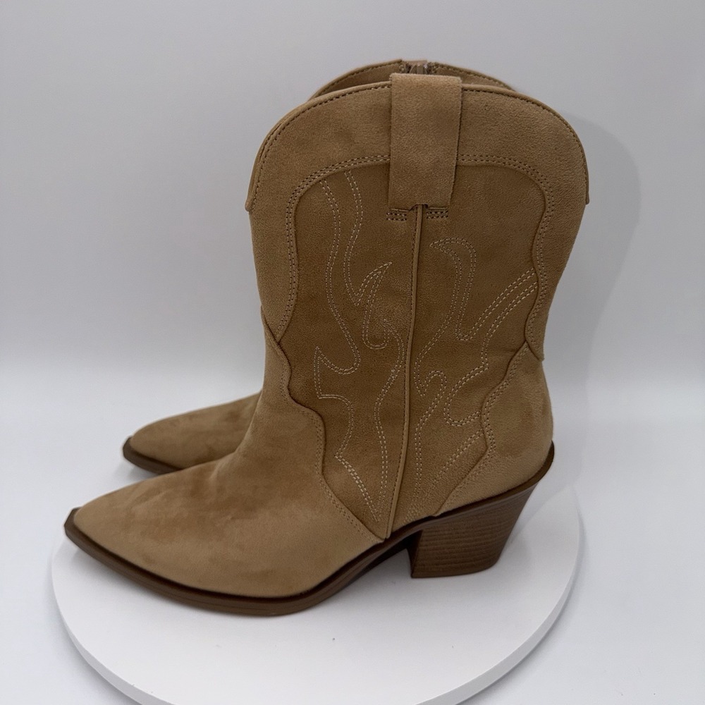 Universal Thread Women's Tan Western Cowboy Boots Cowgirl Ankle Booties Size 8.5